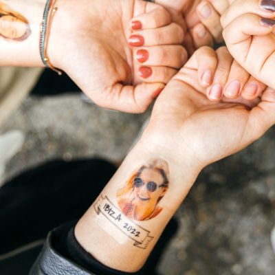 Personaliseret tatoveringssæt 4stk med ansigt og banner Personaliseret tatoveringssæt 4stk med ansigt og banner