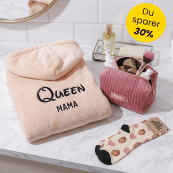 Gavesæt kosmetikpung, badekåbe og sokker