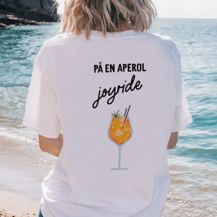 Personlig t-shirt med aperolglas og tekst