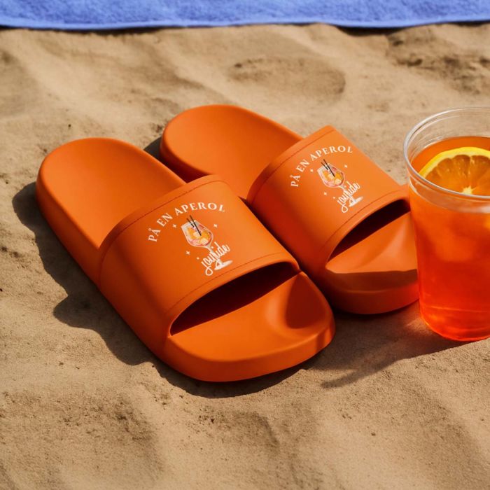 Personlige Aperol-flip-flops med tekst
