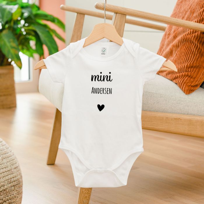 Personalisierbarer Baby Body mit Name und Symbol