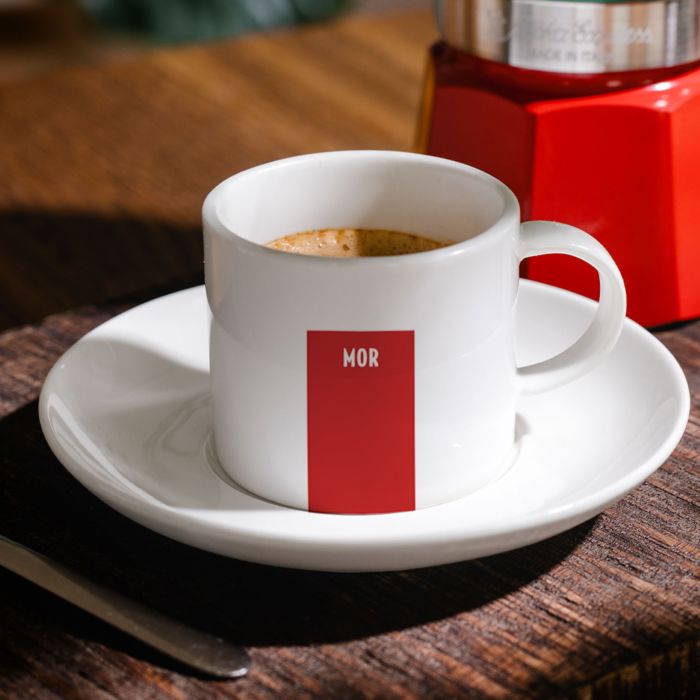 Personligt espressokrus med navn og baggrund