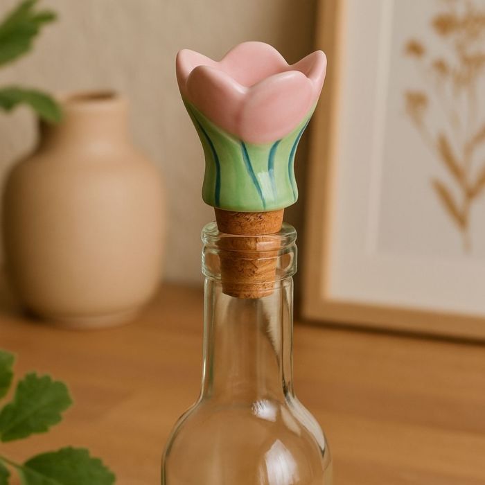 Kork med keramisk blomst