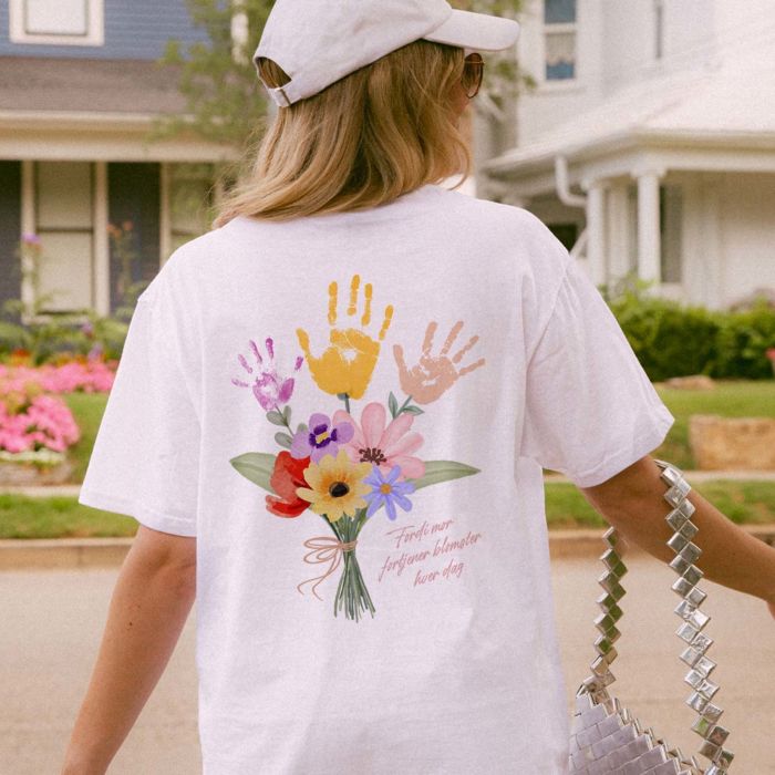 Personlig T-shirt Blomsterbuket med håndaftryk