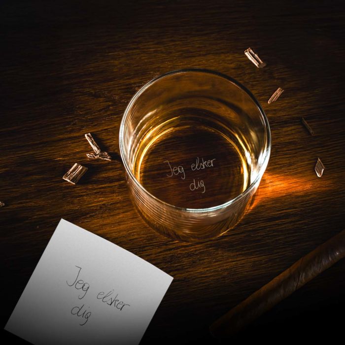 Personligt whiskyglas med din håndskrift