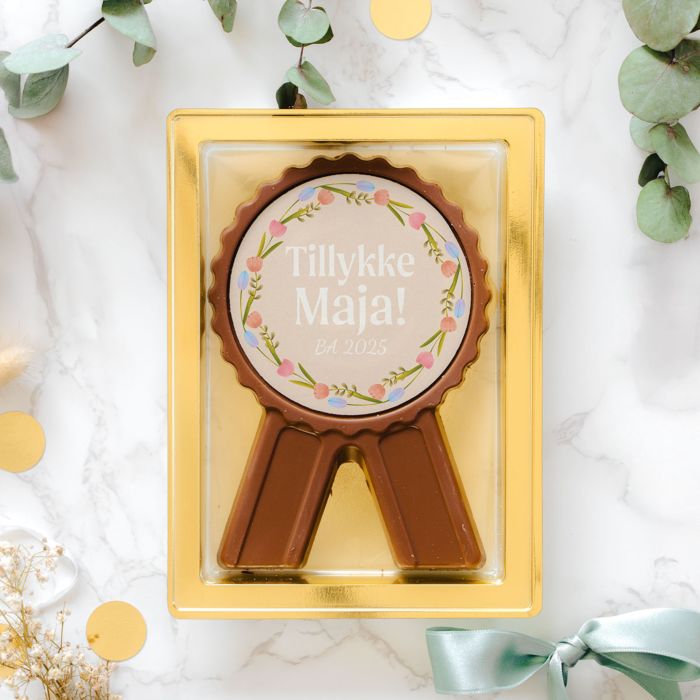 Personlig chokolademedalje med blomster og tekst