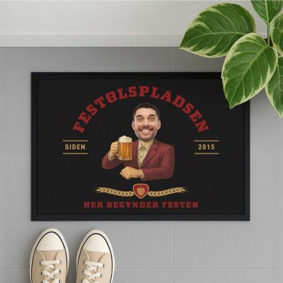 Personlig dørmåtte med logo og ansigt