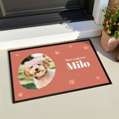Personlig dørmåtte med kæledyr og navn