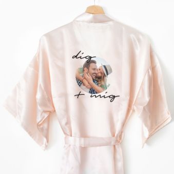 Personaliseret morgenkåbe i satin med foto og tekst