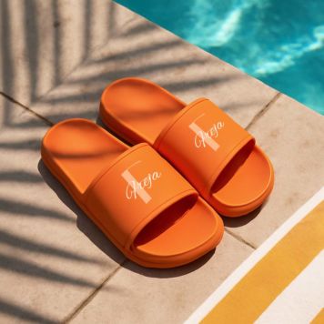 Personlige flip-flops med monogram