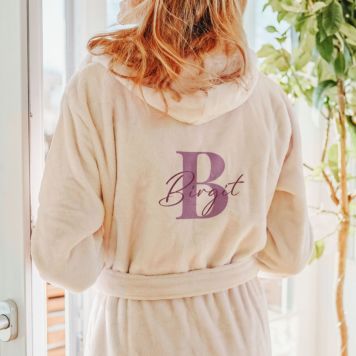Personlig badekåbe med monogram og navn