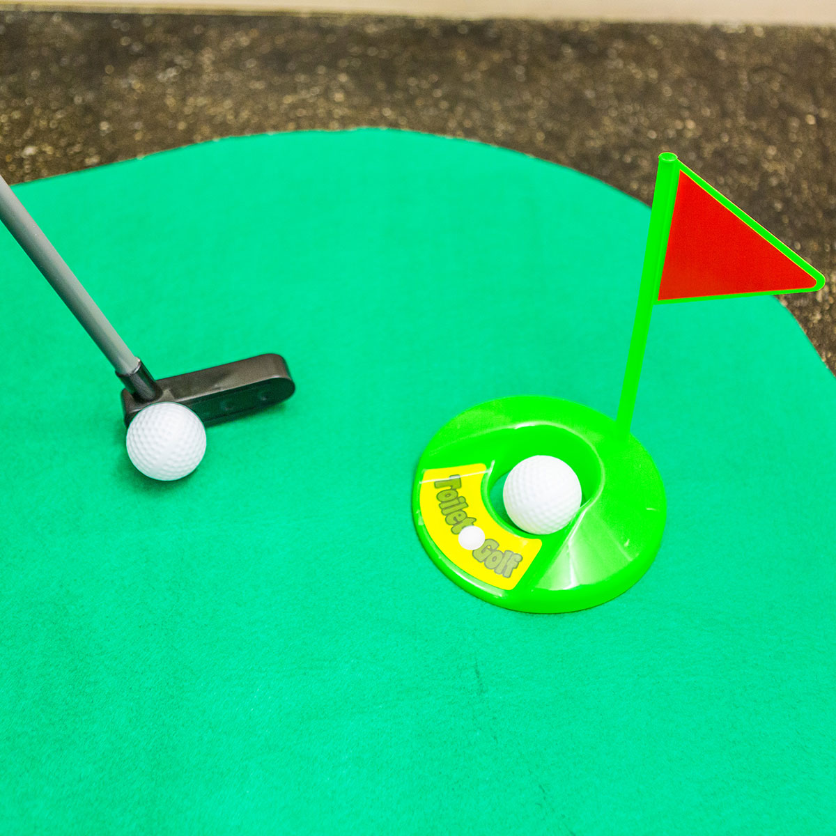 Det ultimative golfsæt til toilettet